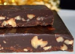 -turron-de-frutas-y-chocolate.jpg (31242 bytes)