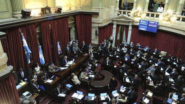 senado-16.JPG (51651 bytes)