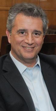 etchevehere-feliz-agroindustria.JPG (8825 bytes)
